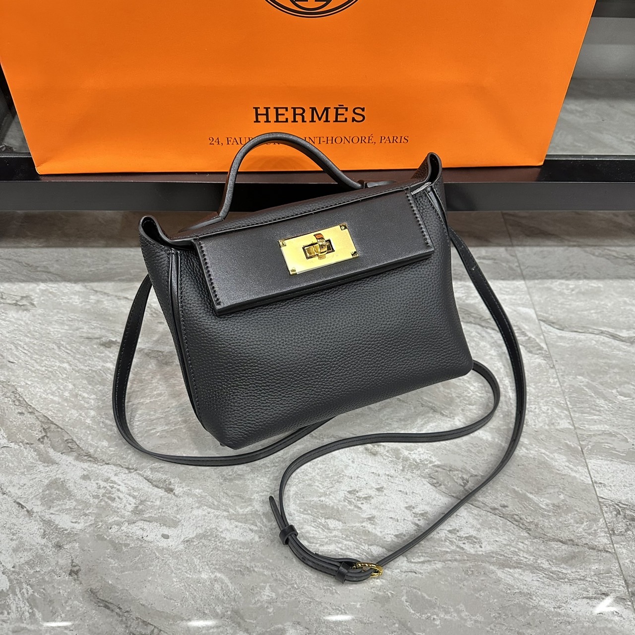 HERMES Hermes 24/24 Mini bag 20cm กระเป๋าถือ/สะพายแบรนด์หรู เอกลักษณ์ของความสง่างาม เกรดออริ สลับแท้ 1:1 ใช้งานต่างประเทศได้