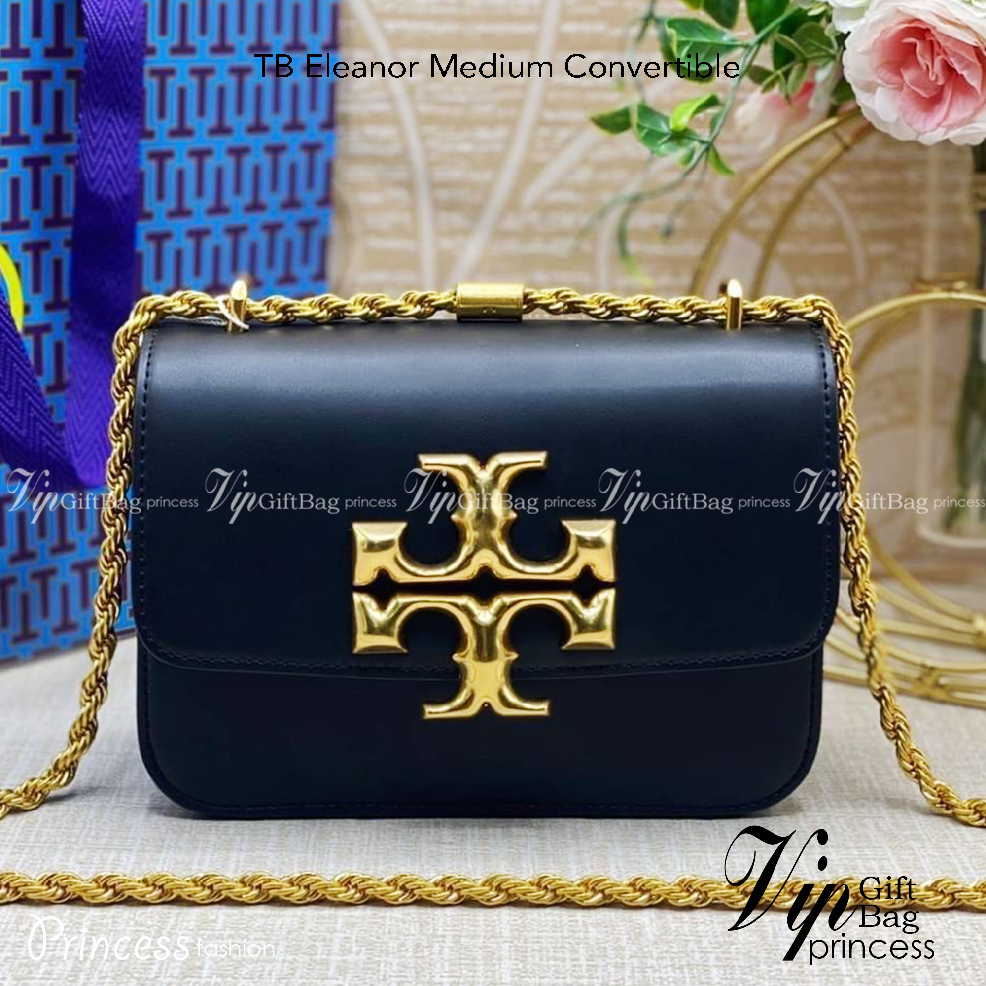 Tory Burch Eleanor Medium Convertible Shoulder Bag / Tory Burch 75003 ฮอตไอเท็ม รุ่นนี้ขายดีขายหมด สวยหรู คุณหนู ผู้ดี!! หายากมากแล้วน้า กระเป๋าสะพายข้าง ดีไซน์อยู่ทรง ขนาดกำลังสะดวกใช้สำหรับสาว เปิด-ปิดด้วยแถบแม่เหล็ก ภายในแบ่งสัดส่วนได้เป็นอย่างดี