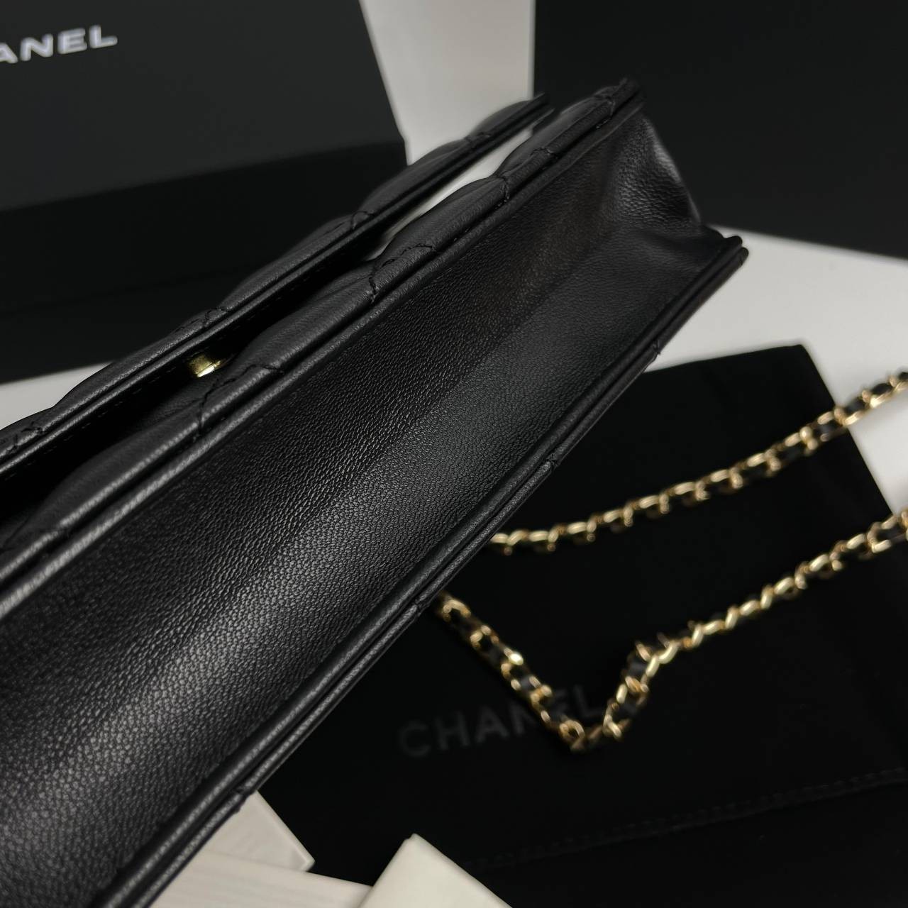 Chanel Wallet On Chain รุ่น Micro chip เกรดท็อปออริจินอล 1:1 สลับแท้ เกรดขายดีสุด งานสวยเป๊ะปัง ทรงสวยตรงปก ไม่ผิดหวัง ใช้งานต่างประเทศได้ ภาพถ่ายจากงานขายจริง
