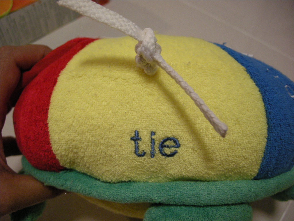 Eden "Snap, Tie, Zipper, Buckle and Button" Turtle ของเล่นเสริมพัฒนาการสำหรับเด็กมือสอง