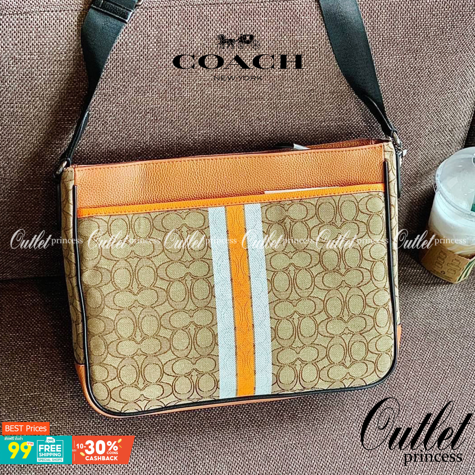COACH THOMPSON IN SIGNATURE JACQUARD WITH VARSITY STRIPE BAG ((C5291)) พร้อมส่งที่ไทยค่ะ! กระเป๋าใส่เอกสารอเนกประสงค์ สามารถใส่A4ได้ วัสดุJacquardทอลายแบรนด์ ตัดขอบหนังแท้สวยงาม น้ำหนักบาค่ะ ด้านหน้าตัดแทบสีลงมาสวยงาม ช่องหลักเปิดปิดแบบซิป ภายในกว้างใส่สั