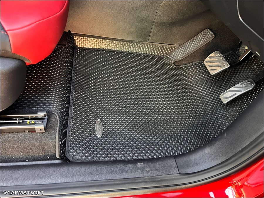 พรมปูพื้นรถยนต์ MG HS ลายกระดุมเม็ดเล็ก สีดำ เข้ารูป ตรงรุ่นรถ