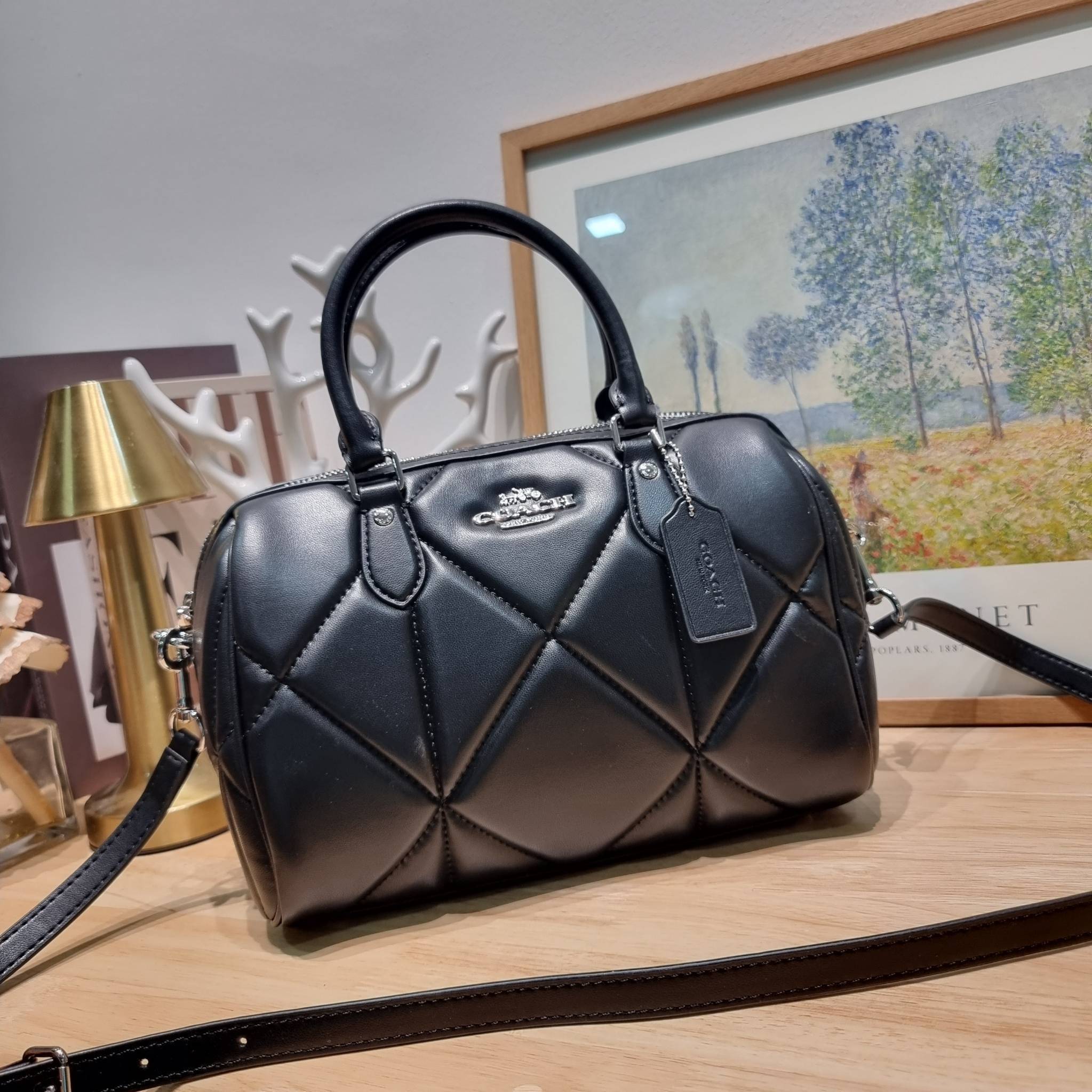 COACH ROWAN SATCHEL WITH PUFFY DIAMOND QUILTING CJ610 พร้อมส่ง กระเป๋าสะพายทรงหมอน ขนาดกำลังสวย คอลเลคชั่นสุดคลาสสิค ที่ดีไซน์เพิ่มความหรู