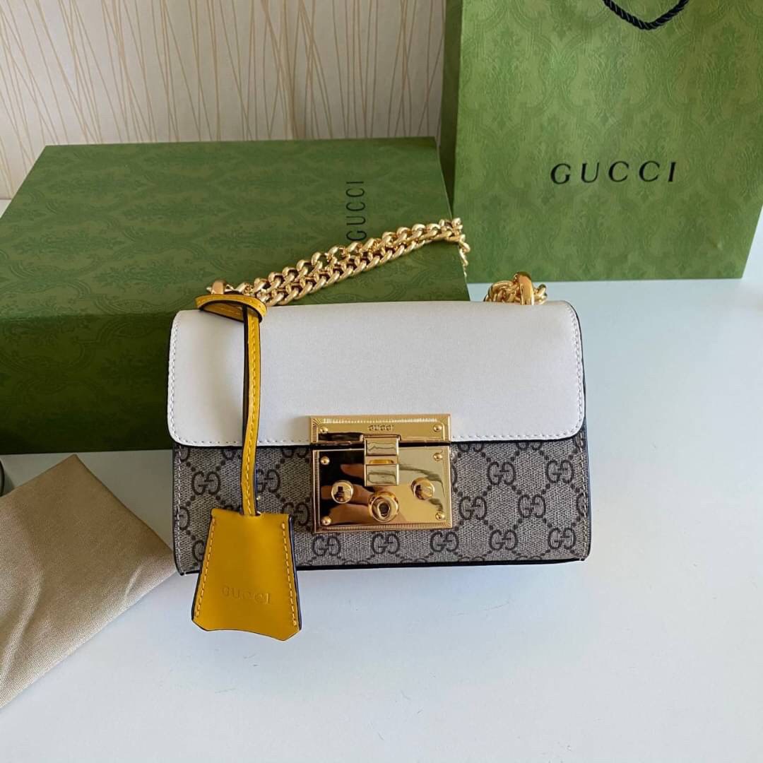 VIP GIFT 】หนังแท้ GUCCI Padlock small shoulder bag GG Supreme canvas กระเป๋าสะพายไหล่ขนาดกะทัดรัด เหมาะกับวันสบายๆ แต่ยังคงความหรูหราตามแบบฉบับแบรนด์ คุ้มค่าน่าใช้ งานจริงสวยมากๆ ค่ะ