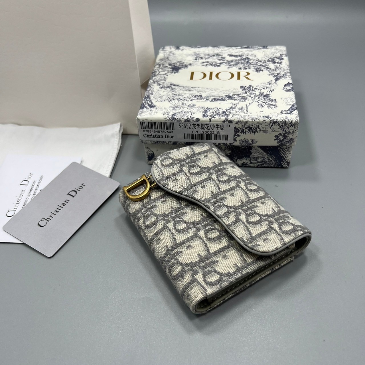 TopORI DIOR SADDLE LOTUS WALLET Oblique Jacquard / Dior wallet กระเป๋าสตางค์ 3 พับ พร้อมส่ง 2 สี **สินค้าเกรดท็อปออริจินอล 1:1 สลับแท้ งานสวยตามรูป ภาพถ่ายจากงานขายจริง ใช้งานต่างประเทศได้