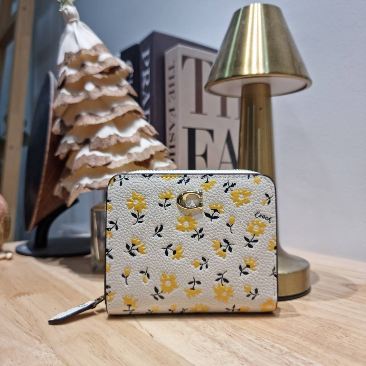 COACH CJ372 CR555 BILLFOLD WALLET WITH FLORAL PRINT กระเป๋าสตางค์ใบเล็กายดอกไม้ เกรดท็อปออริ เกรดดีสุด สลับแท้ 1:1 ใช้ต่างประเทศได้