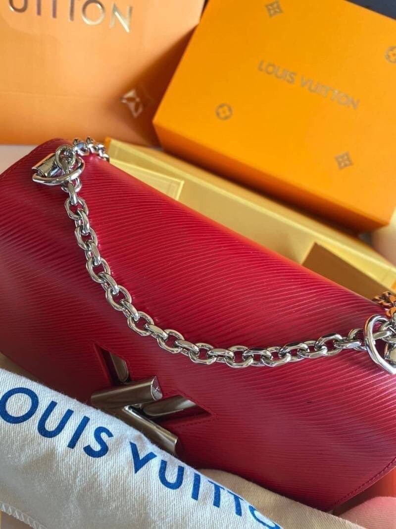 VIP 】หนังแท้ LOUIS VUITTON Epi Twist Shoulder Bag MM 4 สี พร้อมส่งที่ไทย