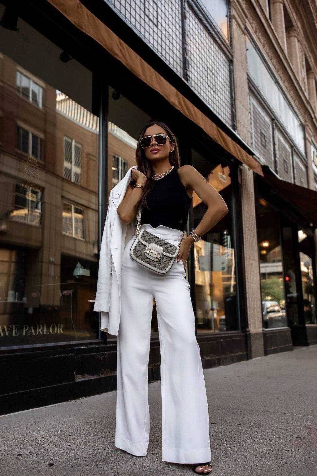 GUCCI HORSEBIT 1955 MINI BAG กระเป๋า crossbody รุ่นฮิต สุดหรูหรา คลาสสิค จุของสำคัญได้เยอะ มาพร้อมสายสะพายยาว 2 เส้น สามารถ ปรับระดับได้ ถอดออกได้ รุ่นนี้ใช้งานดีมาก บอกต่อกันถึงที่สุด ใช้ได้ทุกโอกาส เป็นอีกรุ่นที่โดดเด่นมากๆ