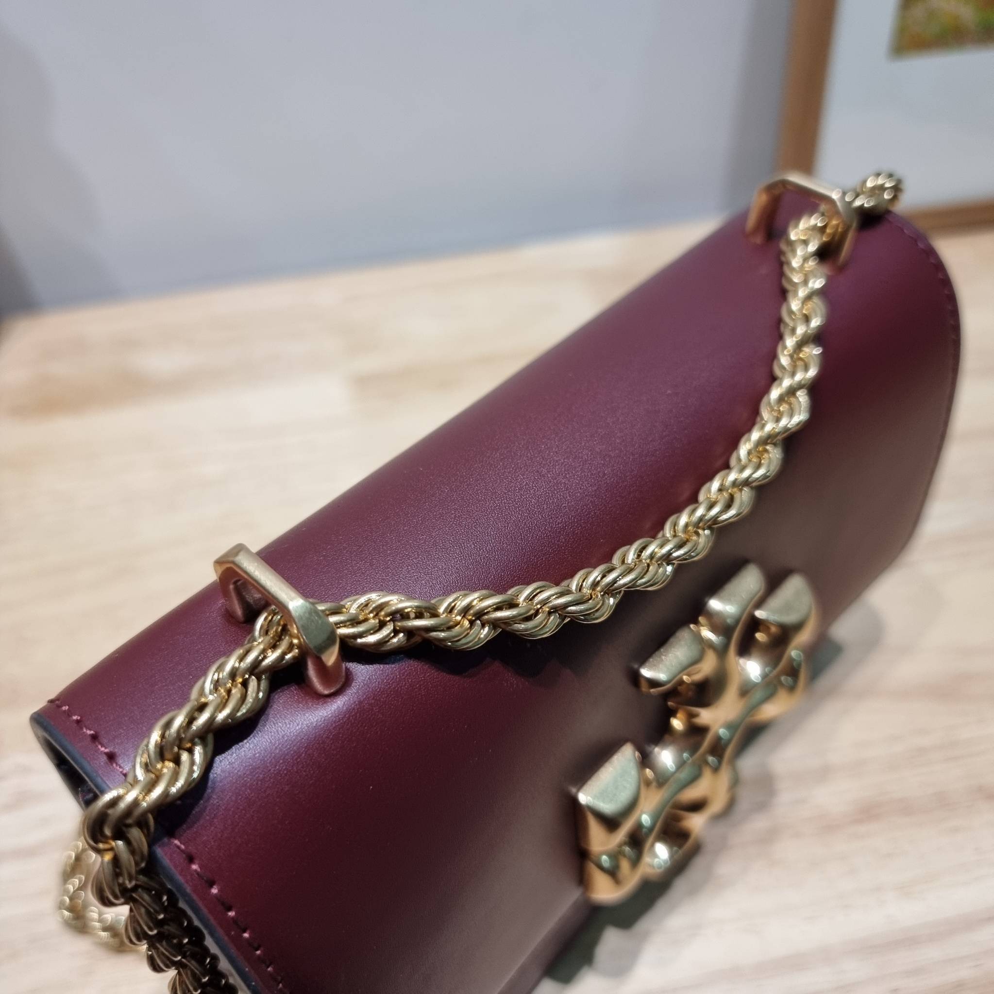 Tory Burch Bag / TORY BURCH ELEANOR SMALL CONVERTIBLE SHOULDER BAG ฮอตไอเท็ม รุ่นนี้ขายดีขายหมด สวยหรู คุณหนู ผู้ดี!! หายากมากแล้วน้า