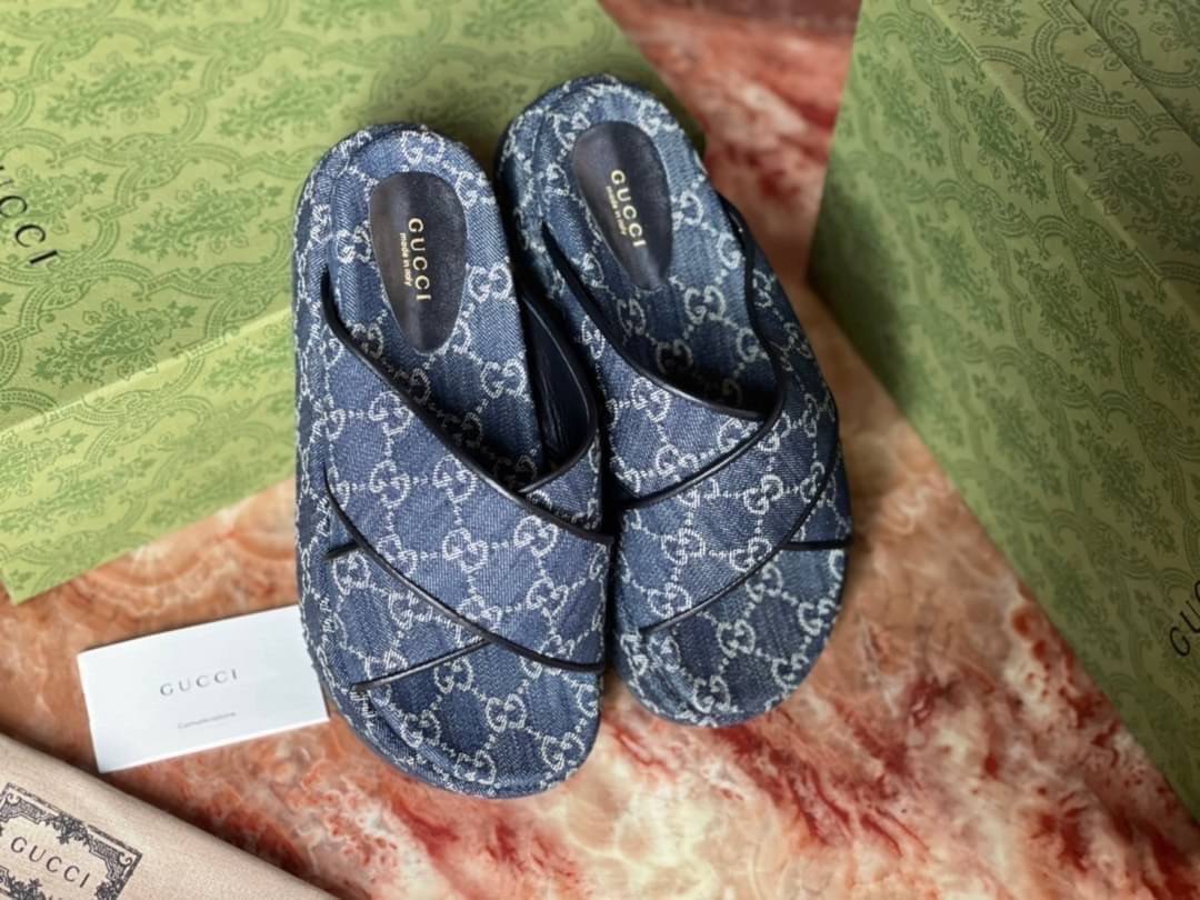 หนังแท้ GUCCI Denim Sandals / GG jacquard organic denim platform sandals / GG Shoes พร้อมส่งที่ไทย รองเท้าผ้าเดนิมเกรดเทพออริจินอล ภาพสินค้าถ่ายจากงานขายจริง ใช้งานต่างประเทศได้ค่ะ