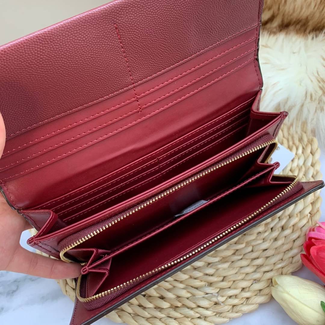 ของแท้ 💯% CHARLES & KEITH METAL TASSEL CLASSIC LONG WALLET กระเป๋าเงินใบยาวรุ่นพู่ยอดฮิต!! หนังพิมพ์ลายคาร์เวียร์ใช้ทน ด้านหลังมีช่องใส่บัตร/แบงค์ได้