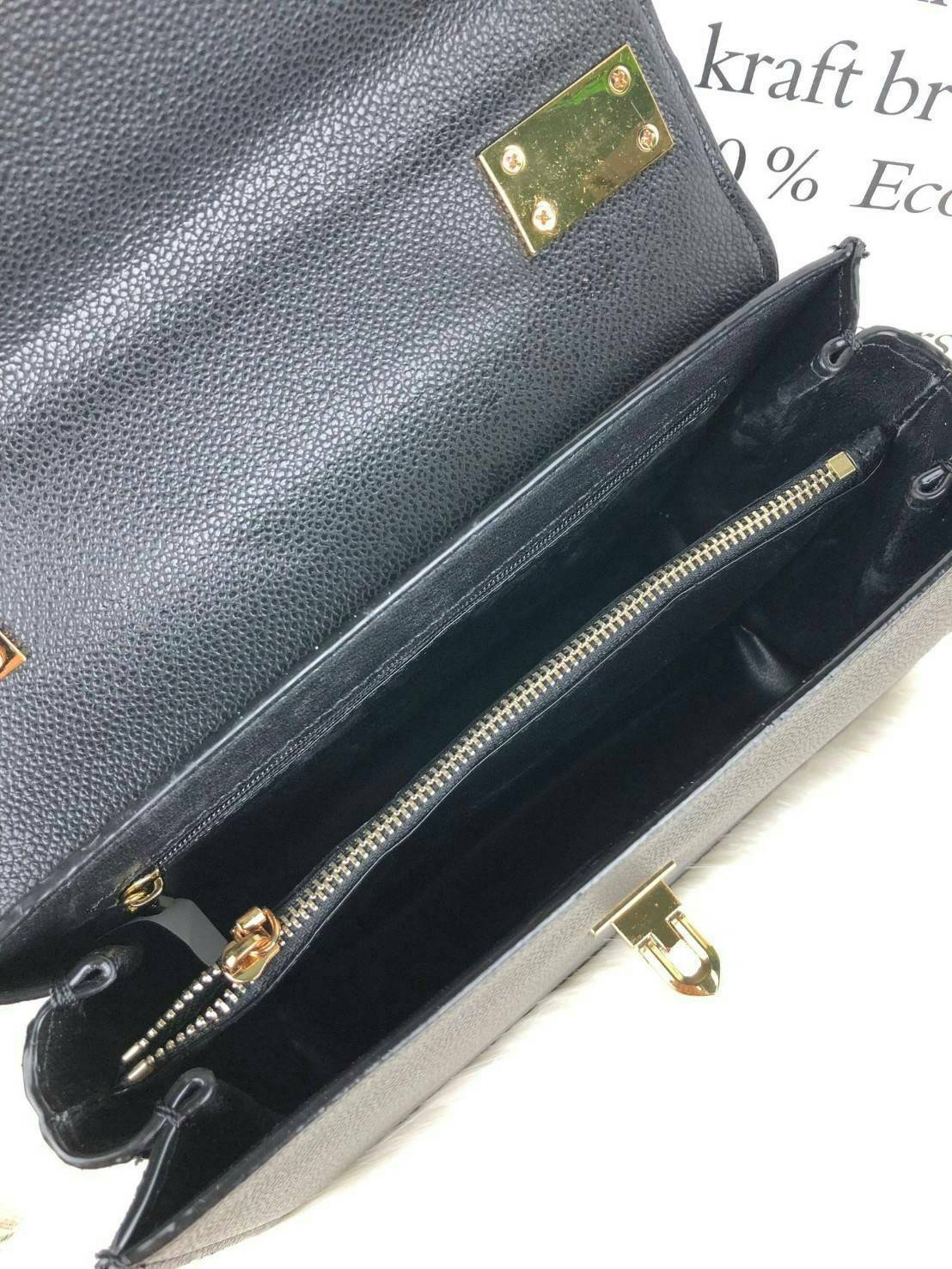 CHARLES & KEITH METAL PUSH LOCK CROSSBODY BAG รุ่นฮิตขายดีมีมาพร้อมส่งแล้วจ้า กับกระเ๋าสะพายไซส์น่ารัก วางอยู่ทรง เปิดปิดด้วย ตัวล็อกด้านหน้า ด้านในแบ่งเป็น 2 ช่องมีช่องซิปตรงกลาง จุของได้เยอะพอควรเลยค่ะ ใส่ iPhone plus ได้สบายๆ และของจุกจิกที่จำเป็น รุ่น