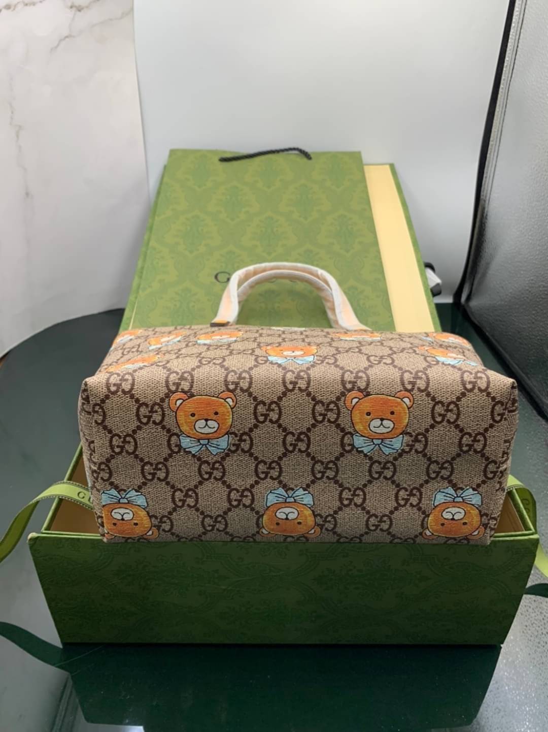 VIP 】Animal-Friendly Gucci Kid Tote Bag งานหนังแท้ทรงตั้งสวย ขนาดกะทัดรัด จุของได้เยอะ ใช้ได้ทั้งเด็กและผู้ใหญ่ น่ารักมากค่ะ **รุ่นขายดีตลอดกาล**