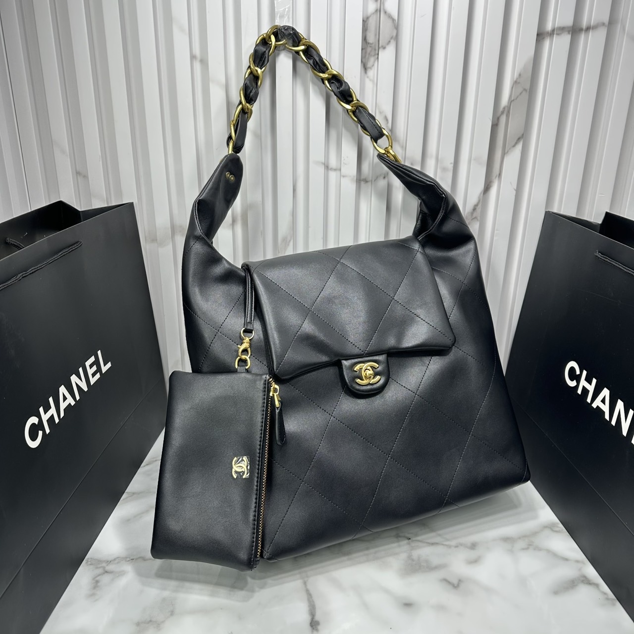 ORI หนังแท้ | CHANEL Large Hobo Bag กระเป๋าสะพายทรงโฮโบใบใหญ่ ภายในโล่งกว้างจุของได้เยอะ มาพร้อมใบเล็กสะดวกใช้งาน รุ่นใหม่สําหรับ Fall 2025