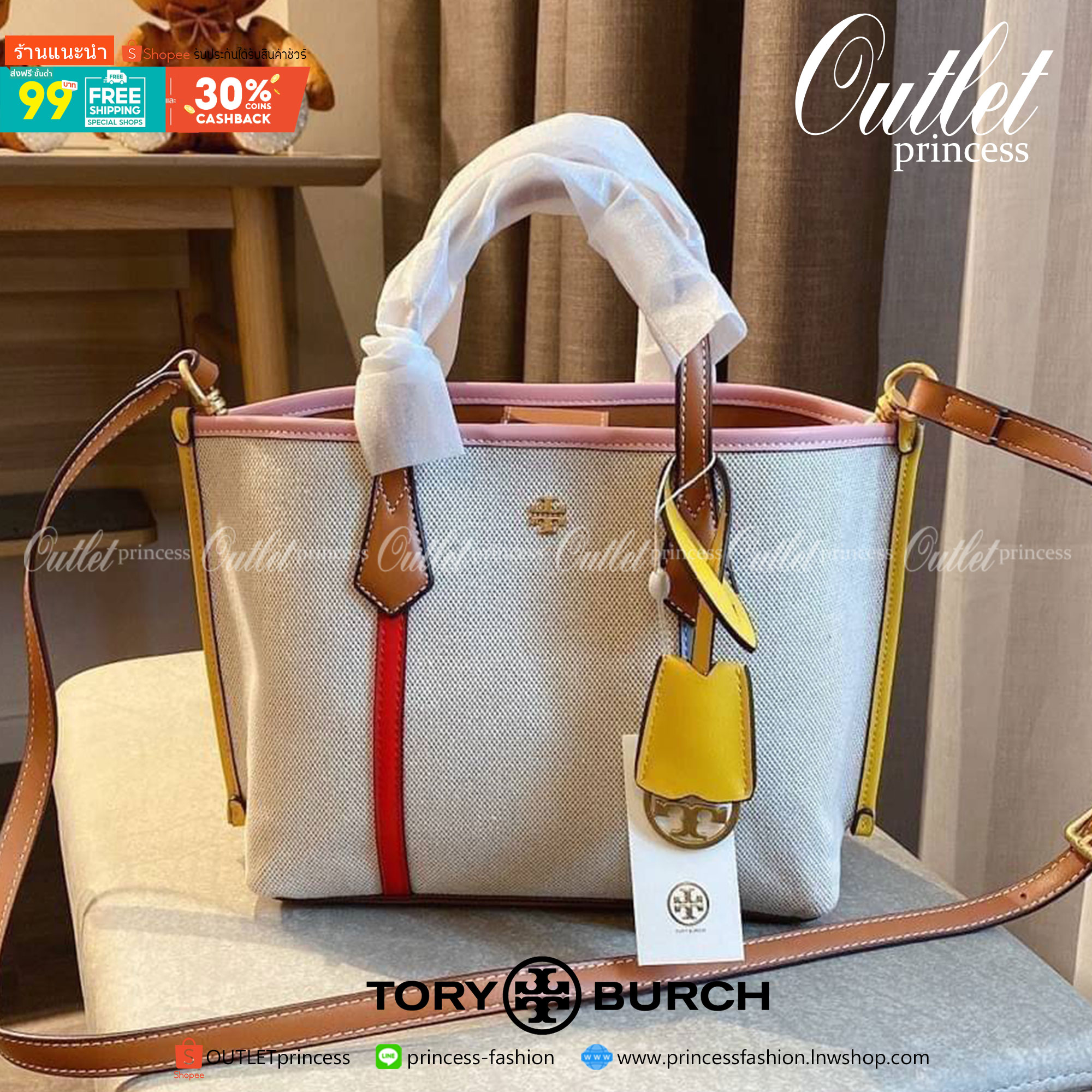 ของแท้ 💯% TORY BURCH SMALL CANVAS TOTE BAG กระเป๋าทรง SHOPPING ใบขนาดกลาง ผ้าแคนวาสคาดหนังแท้ อะไหล่ทอง ประดับโลโก้แบรนด์ด้านหน้า ด้านในเปิดปิดด้วยกระดุมแม่เหล็ก แบ่งเป็นสองช่องใหญ่