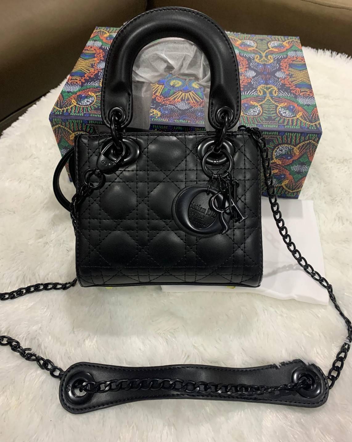 VIP 】MICRO LADY DIOR BAG Cloud ฺBlack & Pink My ABC Cannage Lambskin : VIP GIFT WITH PURCHASE (GWP) พรีเมี่ยมกิ้ฟ Limited Edition จาก DIOR DUTYFREE COUNTER ความสง่างามอีกหนึ่งรุ่นของ Dior รูปทรงสีเหลียม ขนาดกระทัดรัด อะไหล่เข้ากับสีกระเป๋า ตั้งอยู่ทรง ฐาน