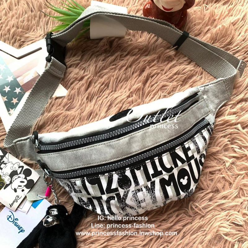 Kipling Women's Metallic Disney's® Mickey Mouse Yasemina Fanny Pack อีกหนึ่งaccessories จากคอลเลคชั่นลิมิเตทมิคกี้ที่ออกมาในรูปแบบกระเป๋าคาดอกหรือคาดเอว วัสดุsynthetic material ด้วยรูปแบบทันสมัยและลงตัว สามารถใช้งานติดตามไปได้ทุกที่เลยคร้า!!