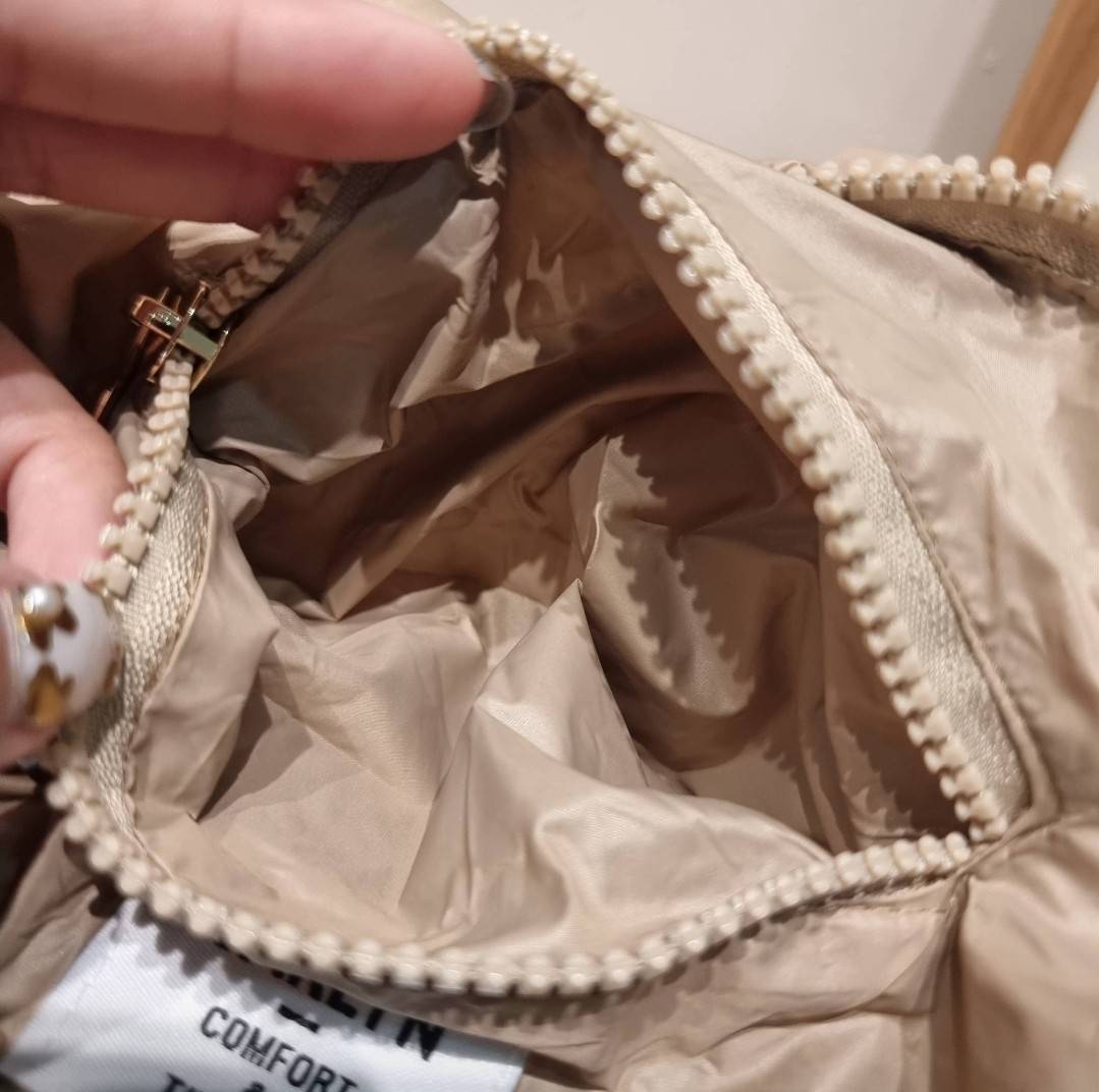 Carlyn cozy bag / Carlyn glaze bag 13 สีพร้อมส่ง อีกหนึ่งคอลเด็ด ที่ฮิตแบบฉุดไม่อยู่ กับไอเท็มนุ่มนิ่มจากเกาหลี พร้อมสีใหม่ล่าสุด กระเป๋าสะพายก้อนเมฆสุดเก๋ ที่สามารถใช้ได้หลากหลาย