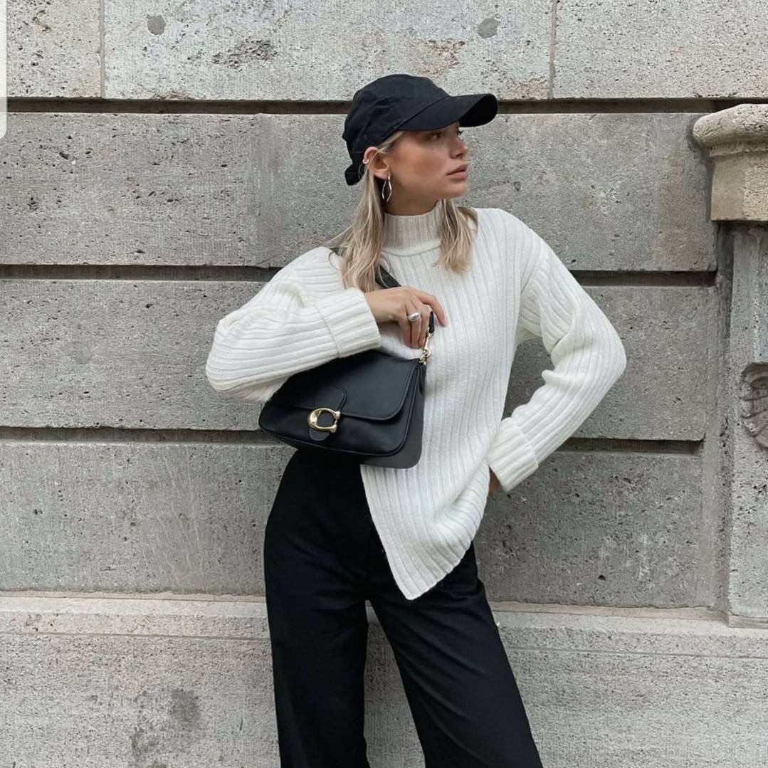 COACH SOFT TABBY SHOULDER BAG (C4823//C5261) กระเป๋าถือ กระเป๋าสะพาย ที่ใครๆก็เข้าถึงได้ หรูหรา คลาสสิค ลุคเรียบร้อย แต่ความสวยไม่น้อย! ดาเมจความลุคผู้ดีรุนแรงมาก!!เกินต้าน!!// วัสดุหนังแท้ทั้งใบ หนังเรียบ หนังนิ่มมากๆ อยู่ทรงสวยมากๆด้วย// ด้านในโล่งกว้าง