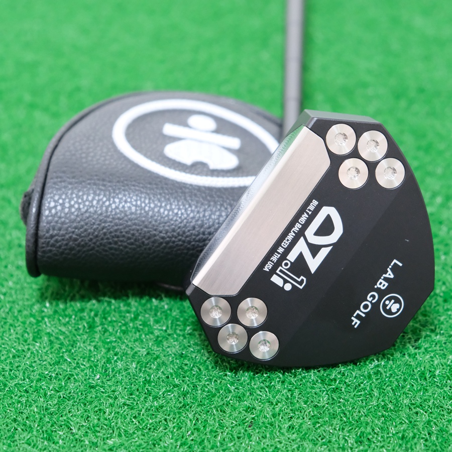 NEW LAB GOLF BLACK OZ.1i 35" PUTTER LIE ANGLE: 69° - SHAFT: MATTE BLACK PREMIUM STEEL BLACK - GRIP : PRESS PISTOL 2 DEGREE BLACK RIGHT