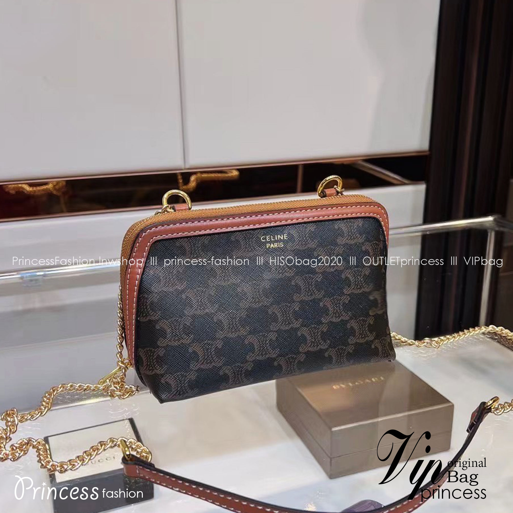 CELINE CLUTCH WITH CHAIN IN TRIOMPHE CANVAS AND LAMBSKIN / CELINE POUCH กระเป๋าสะพายกึ่งคลัทช์ มินิไซส์ เอาใจสาวๆสายสะดวก!! พกพาง่าย สะพายกำลังสวย วัสดุหนังแคนวาส ดีไซน์ใหม่