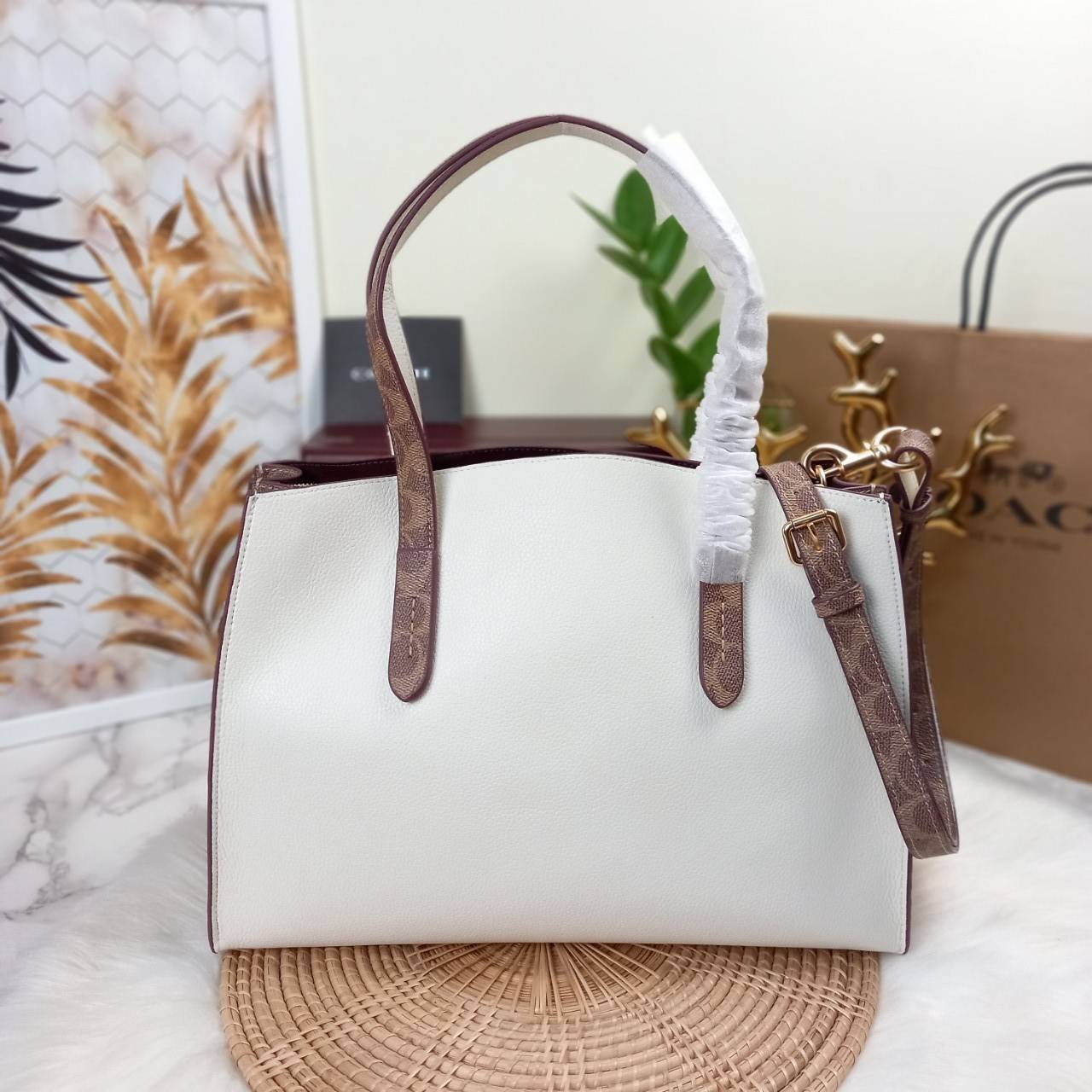 COACH CHARLIE CARRYALL IN SIGNATURE CANVAS (31210) ðšāđāļĢāļĩāļĒāļāļŦāļĢāļđ āļāļĨāļēāļŠāļŠāļīāļ//āļāļĢāļ°āđāļāđāļēāļāļ·āļ āļāļĢāļ°āđāļāđāļēāļŠāļ°āļāļēāļĒ āļāļĢāļ TOTE āļŠāļļāļāļŦāļĢāļđāļŦāļĢāļē āļāļĩāđāļāļāđāđāļāđ āđāļĄāđāļāļģāđāļ// āļ§āļąāļŠāļāļļāđāļāļāļ§āļēāļŠ āļāļŠāļĄāļŦāļāļąāļāđāļāđāļāļļāļāļ āļēāļāđāļĒāļĩāđāļĒāļĄ āļĢāļđāļāļāļĢāļāđāļāļāđāļāđāļ āļĨāļēāļĒ SIGNATURE āļŠāļ§āļĒāļĄāļēāļ// āļāđāļēāļāđāļāļĄāļĩ 2 āļāđāļāļāđāļĨāđāļāļāļ§āđāļēāļ āđāļĨāļ°āļāļĩāļ 1 āļāđāļāļāļāļīāļāļ