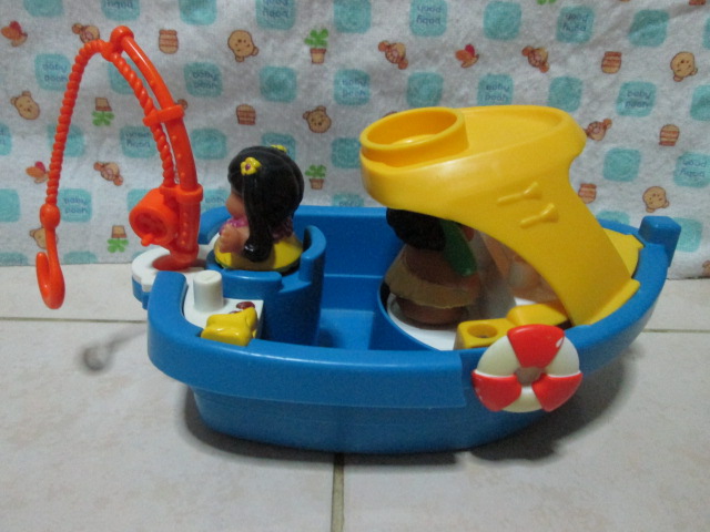 Fisher-Price Little People Sail n Float Boat ของเล่นมือสอง