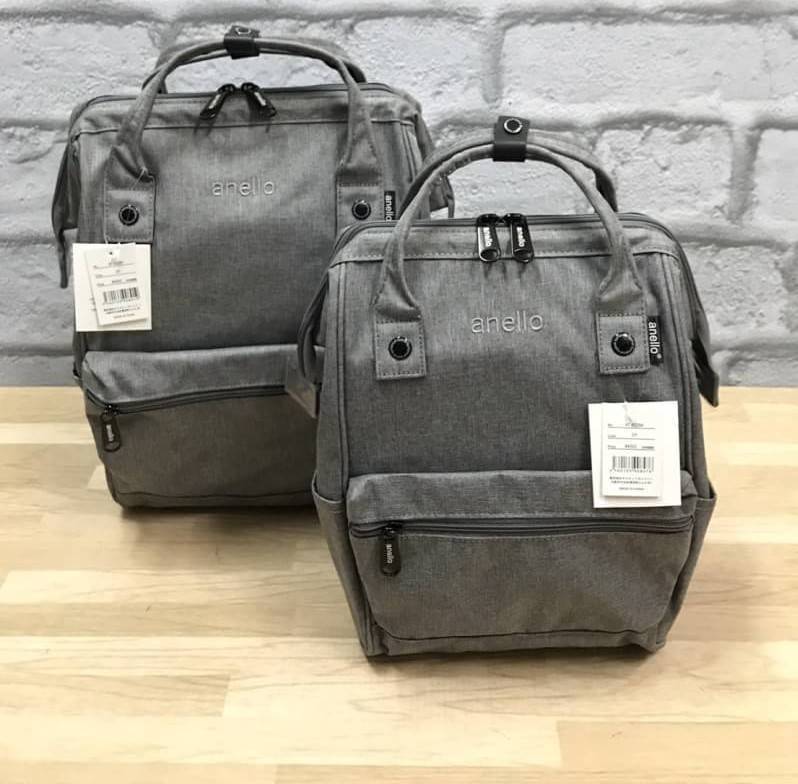 Anello Mottled Polyester Mini Backpack เป้แบรนด์ดังแห่งปี วัสดุ poleyester canvas เนื้อผ้าเรียบหรู และทันสมัย ดีเทลคล้ายรุ่น original ต่างตรงที่ด้านหน้าเป็นงานปักโลโก้สวยงาม และหัวซิป สกรีนโลโก้แบรนด์สีสันเข้ากับตัวกระเป๋า รุ่นชน shop มีหลากสีให้เลือกสรรค