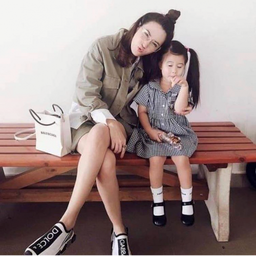 หนังแท้ BALENCIAGA XXS TOTE / Balenciaga shopping tote xxs พกกระเป๋าช้อปปิ้ง ไปทุกที่ในฤดูกาลนี้ ดีไซน์ที่ใช้ได้ทุกวันตั้งแต่หนังแบบมีเท็กซ์เจอร์ ภาพสินค้าถ่ายจากงานขายจริง ใช้งานต่างประเทศได้