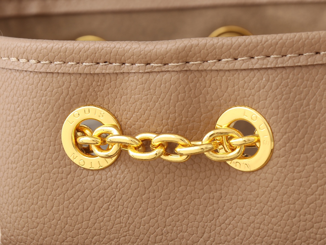 LV Bundle Monogram Empreinte Bag / LV Bella Bucket Bag กระเป๋าสะพายทรงบัคเก็ตรุ่นใหม่ ตกแต่งอะไหล่สีทองหรูหรา