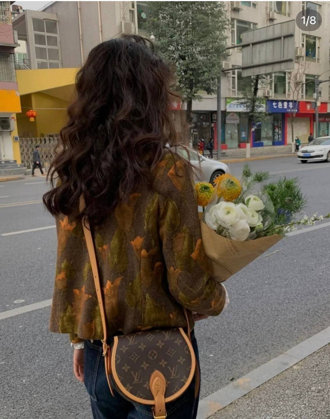 LV Tambourine Monogram Crossbody Bag กระเป๋าสะพายทรงสวย ดีไซน์คลาสสิควินเทจ งานหนังแคนวาสตัดสลับหนัง สายสะพายในตัวปรับได้ ถือเป็น clutch ออกงานก็ได้ ดูแพงมากๆ