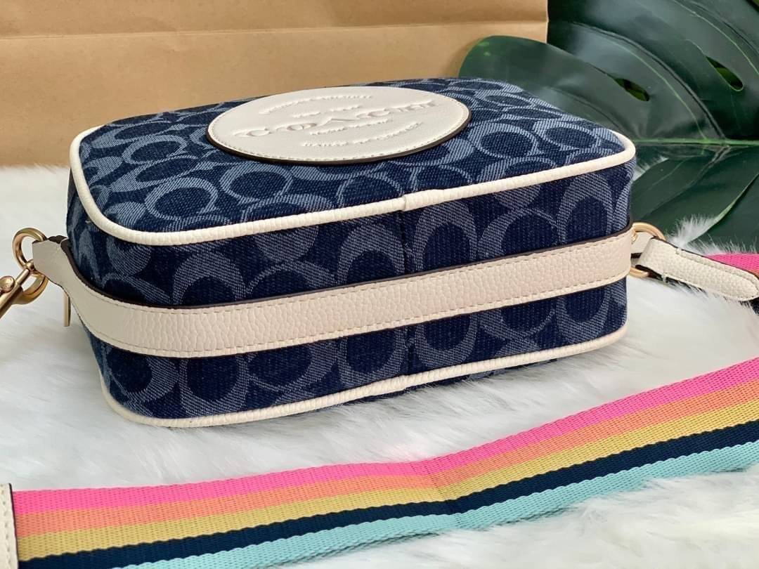 OUTLET 】COACH LADIES GENUINE CAMERA CLASSIC BAG ((2822)) ✔️สินค้าปกติตามเงื่อนไขทั่วไปค่ะ!! พร้อมส่งที่ไทยค่ะ! กระเป๋าสะพายแบบครอสบอดี้ร์ หนังแท้+ผ้าjacquard ทอลายแบรนด์ สวยงามมากๆค่ะ