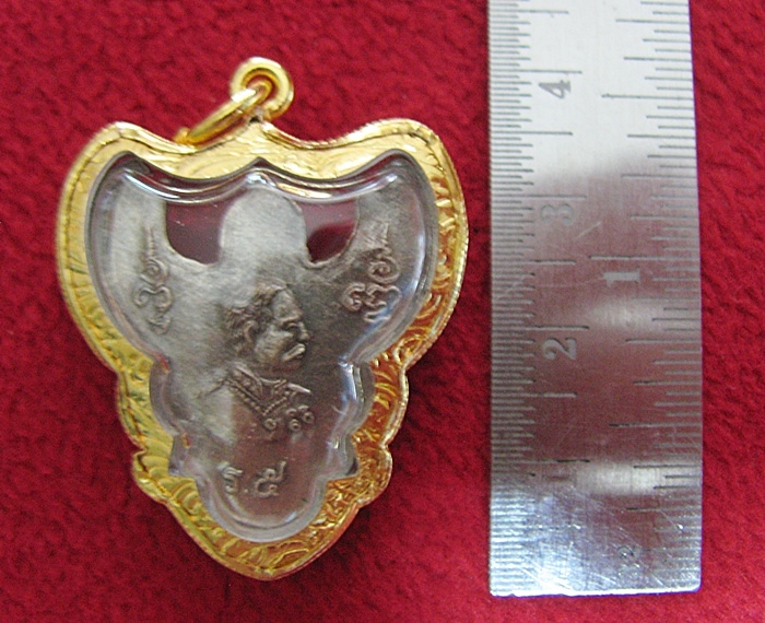 สินค้าหมดค่ะ จี้พญาครุฑหลังเสด็จพ่อร.5องค์ใหญ่เนื้อเงินเลี่ยมทองไมครอนพร้อมใบคาถาค่ะ