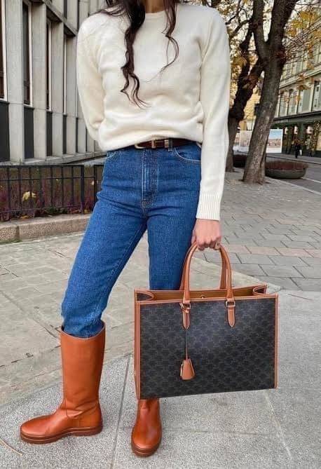 Celine Horizontal Cabas In Triomphe Canvas / Celine tote bag สายชอบพกของเยอะ ต้องหยิบของในกระเป๋าบ่อย รุ่นนี้ก็เป็นอีกตัวเลือกที่น่าสนใจค่ะ เพราะนอกจากจะจุของได้เยอะแล้วดีไซน์ยังเรียบสวยมีกลิ่นอายความวินเทจ อีกทั้งขนาดกระเป๋าใหญ่กำลังดีไม่เกะกะ เคลื่อนไหว
