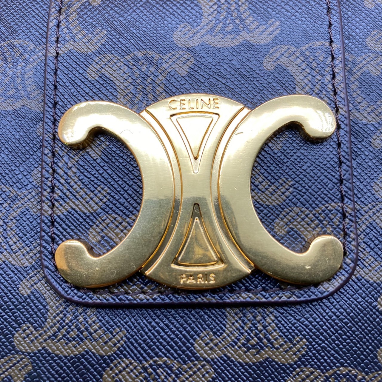 CELINE MEDIUM WILTERN BAG IN SMOOTH CALFSKIN / Celine hobo / Celine Bag พร้อมส่ง กระเป๋าถือ/สะพายโซ่อะไหล่ทองหรูหรา ทรงโฮโบ สวยผู้ดี ใช้งานง่าย โดดเด่นด้วยโลโก้สีทอง **สินค้าเกรดออริจินอล