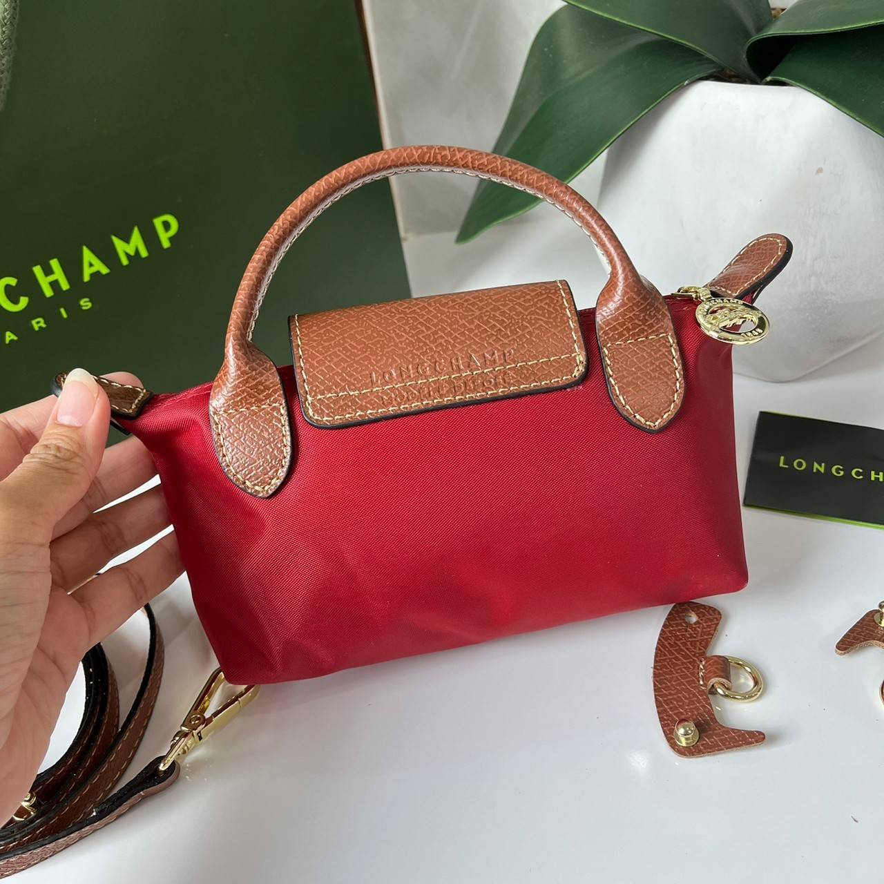 LONGCHAMP LE PLIAGE ORIGINAL Pouch with handle กระเป๋าใบเล็กขนาดกระทัดเหมาะกับใส่ของจำเป็นจุกจิก กันน้ำได้ พร้อมส่ง