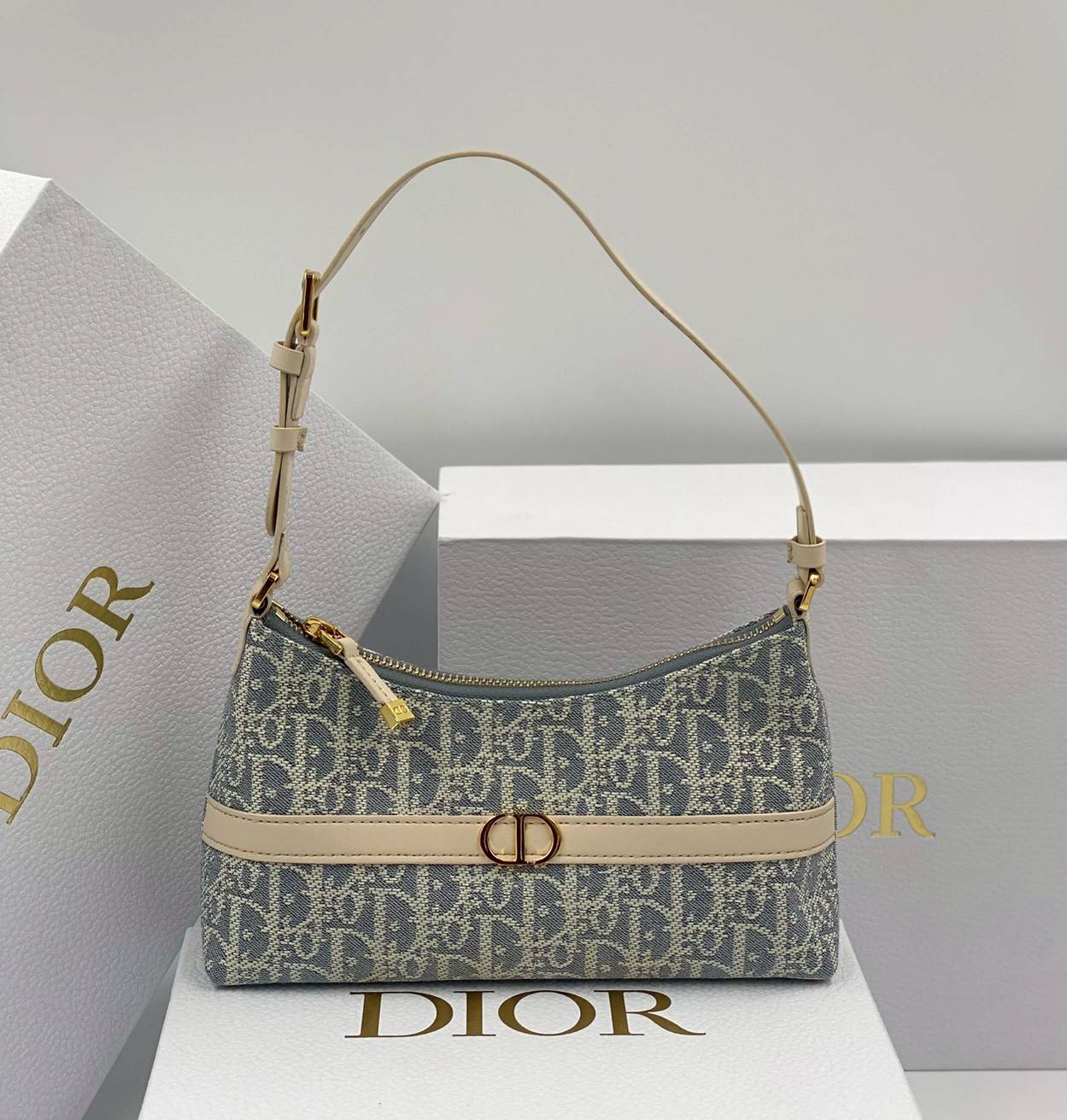 ORI หนังแท้ | DIOR Mini 30 Montaigne Cigale bag / DIOR Mini Miss Caro Cigale bag กระเป๋าสะพายไหล่ทรงโฮโบ ขนาดมินิเสริมไลน์ 30 Montaigne ด้วยรูปทรงทันสมัยและประณีตบรรจง