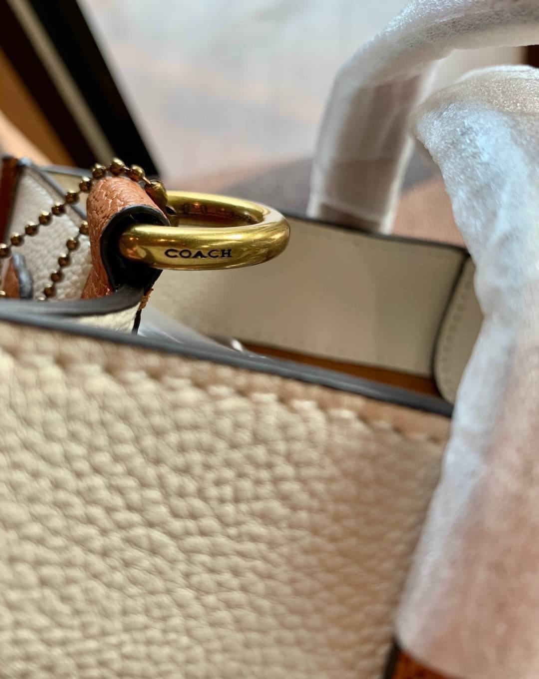 COACH FIELD TOTE 30 WITH HORSE AND CARRIAGE PRINTAND CARRIAGE BADGE 📣พร้อมส่งที่ไทย ใหม่ล่าสุด บอกเลยสีสวย สุดคลาสสิคมากๆ