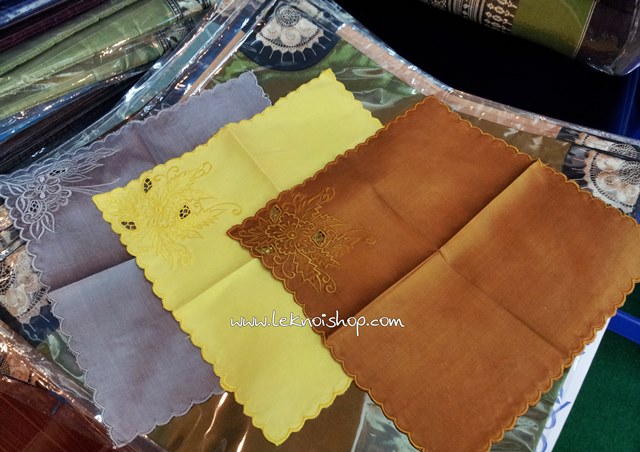 ผ้าเช็ดหน้าผ้าไหมปักลาดดอกไม้ TE 00060