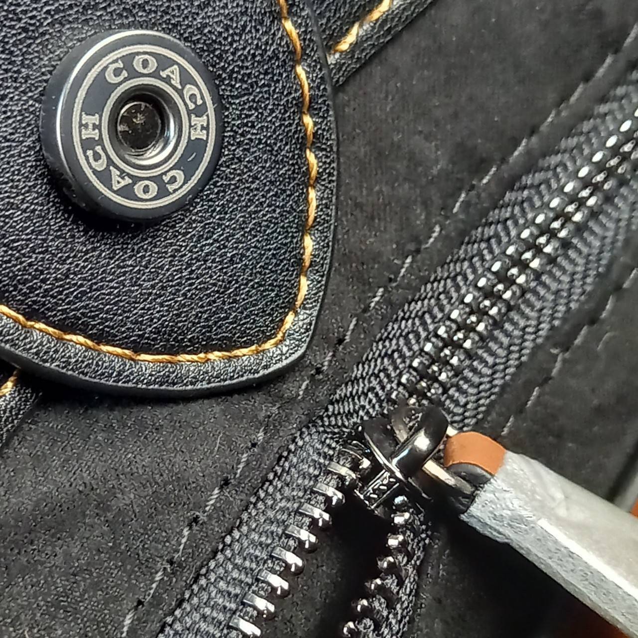 COACH CASUAL STYLE STREET STYLE 2WAY PLAIN LEATHER ELEGANT STYLE (C6958 C6852) 🌺 ที่สุด! ของที่สุด!! กระเป๋าถือ กระเป๋าสะพายรูปทรงสุดฮิต สุดคลาสสิค รุ่น UNISEX ที่ชิคๆ สบายๆ ได้ทั้งชายและหญิง// วัสดุหนังแท้ทั้งใบ ตัดเย็บด้วยหนังเนื้อนุ่มพิเศษ หนา 