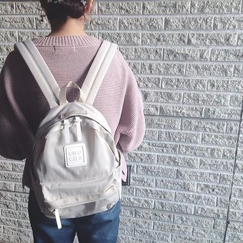 Cilocala backpack Size XS กระเป๋าแบ็คแพ็คสีหวานที่ฮิตกันอย่างมากในหมู่วัยรุ่นญี่ปุ่นและฮ่องกง ด้วยสีหวานๆ โทนพาสเทล ดีไซน์น่ารัก ทันสมัย สำหรับสาวๆ ที่ชอบเก็บของกระจุกกระจิก เพราะมีช่องด้านในเป็นแยกเป็นสัดส่วน จะสะพายไปเรียนหรือแบ็คแพ็คไปเที่ยวได้หมดเลยค่