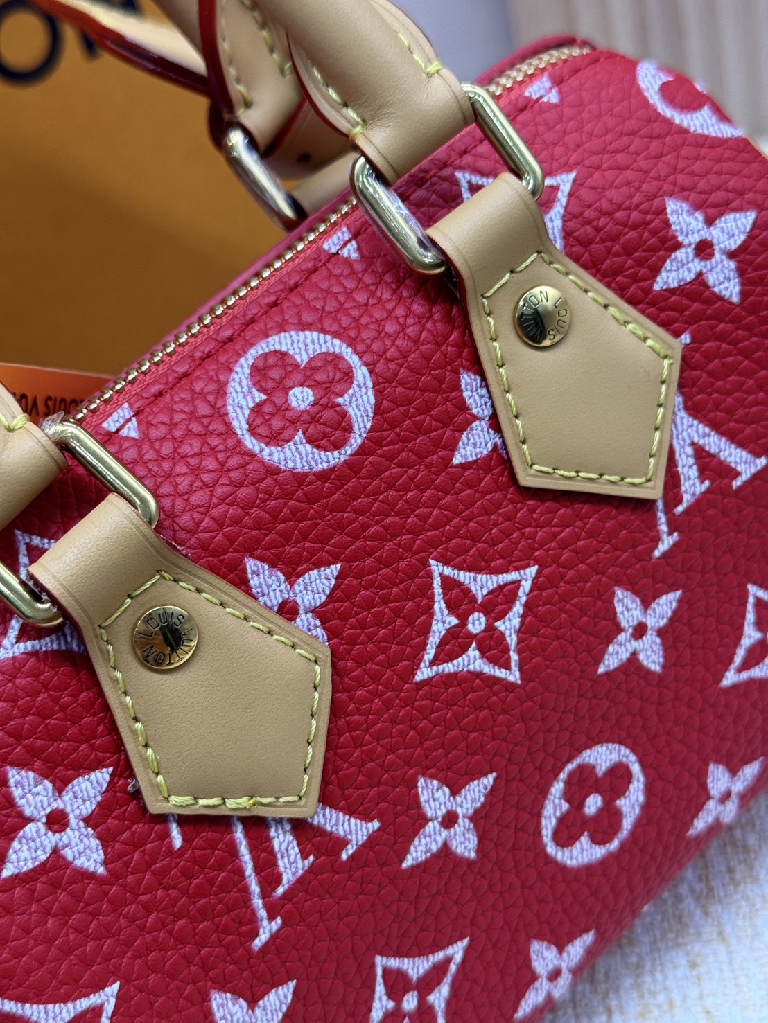 RUNWAY LV Nano Speedy P9 Bandoulière Soft Leather กระเป๋าสะพายสปีดี้รุ่นใหม่ไซส์มินิหรูหรา เกรดท็อปวีไอพี เกรดดีสุด 1:1 หนังแท้สวยงาม เก็บทุกรายละเอียด ใช้สลับแท้ ผ่านทุก ตม. ใช้งานต่างประเทศได้