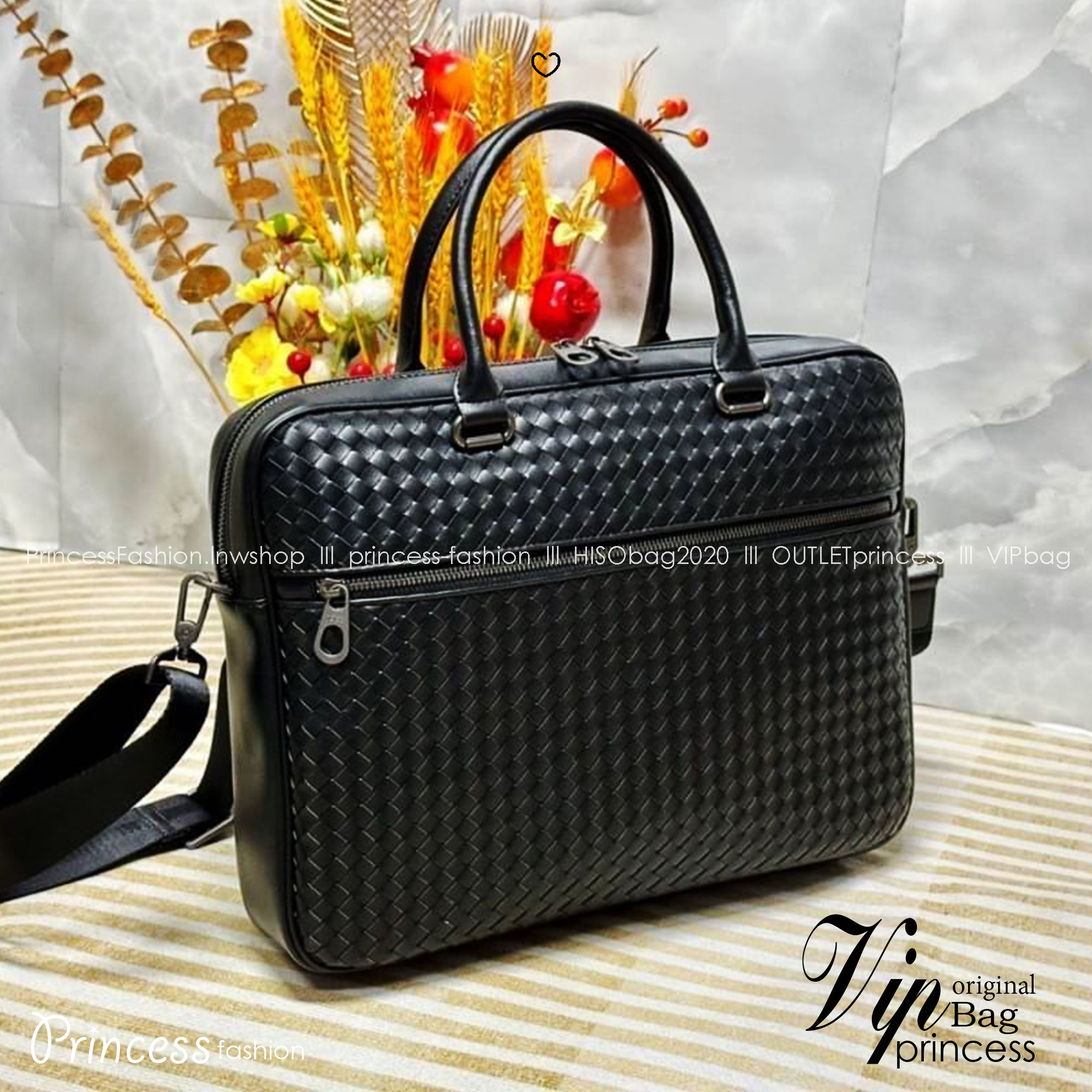 Bottega Veneta Getaway Briefcase กระเป๋าใส่เอกสาร สวยเรียบหรูคลาสสิกเป็นเอกลักษณ์ โดดเด่นด้วยงานสานตาราง ดีไซน์เรียบง่าย แต่ดูแพง ไอเท็มสุดปัง!!