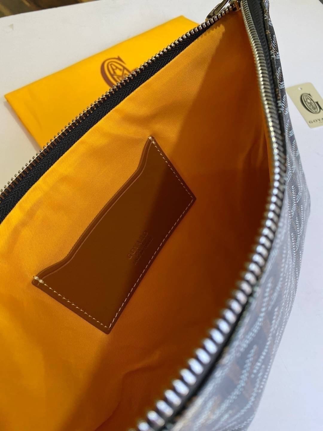 พร้อมส่ง GOYARD CLUTCH BAG unisex 30cm กระเป๋าคลัช ใช้ได้ทั้งชายหญิง เกรดออริ สลับแท้ 1:1 ใช้ต่างประเทศได้ ภาพถ่ายจากงานขายจริง