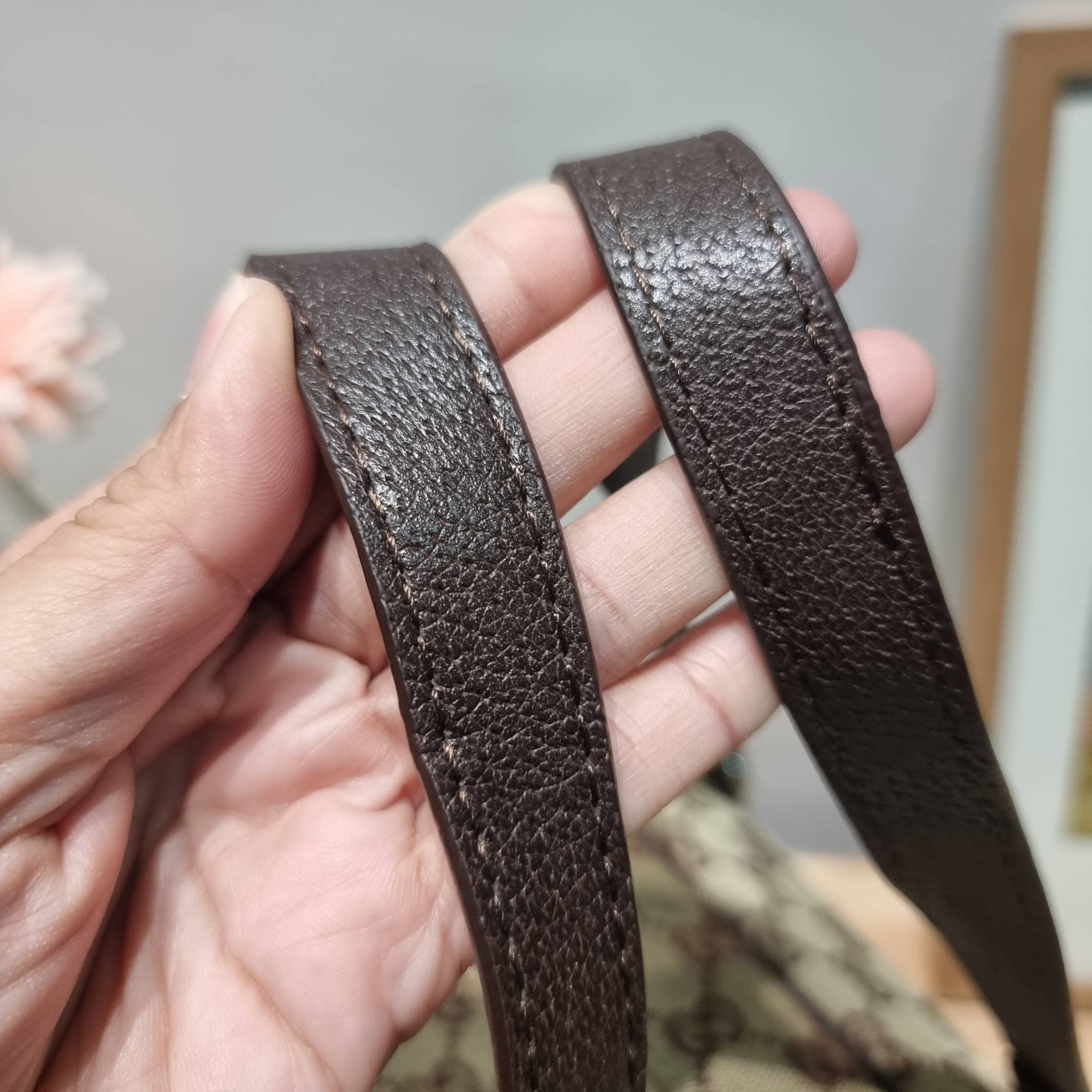 GUCCI Monogram Boston Duffle Bag / Gucci boston travel bag ใหม่ไปเลยกับกระเป๋าเดินทาง เตรียมความพร้อมสำหรับทริปเที่ยวช่วงสิ้นปี!! ดีไซน์เรียบง่าย แฝงความคลาสสิค ที่ใช้ได้ทั้งชายและหญิง วัสดุผ้าแคนวาสทนทาน