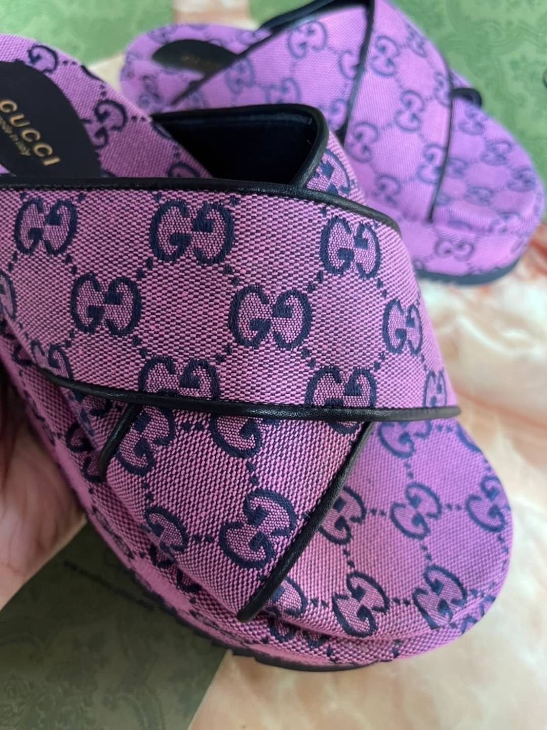 หนังแท้ GUCCI Denim Sandals / GG jacquard organic denim platform sandals / GG Shoes พร้อมส่งที่ไทย รองเท้าผ้าเดนิมเกรดเทพออริจินอล ภาพสินค้าถ่ายจากงานขายจริง ใช้งานต่างประเทศได้ค่ะ