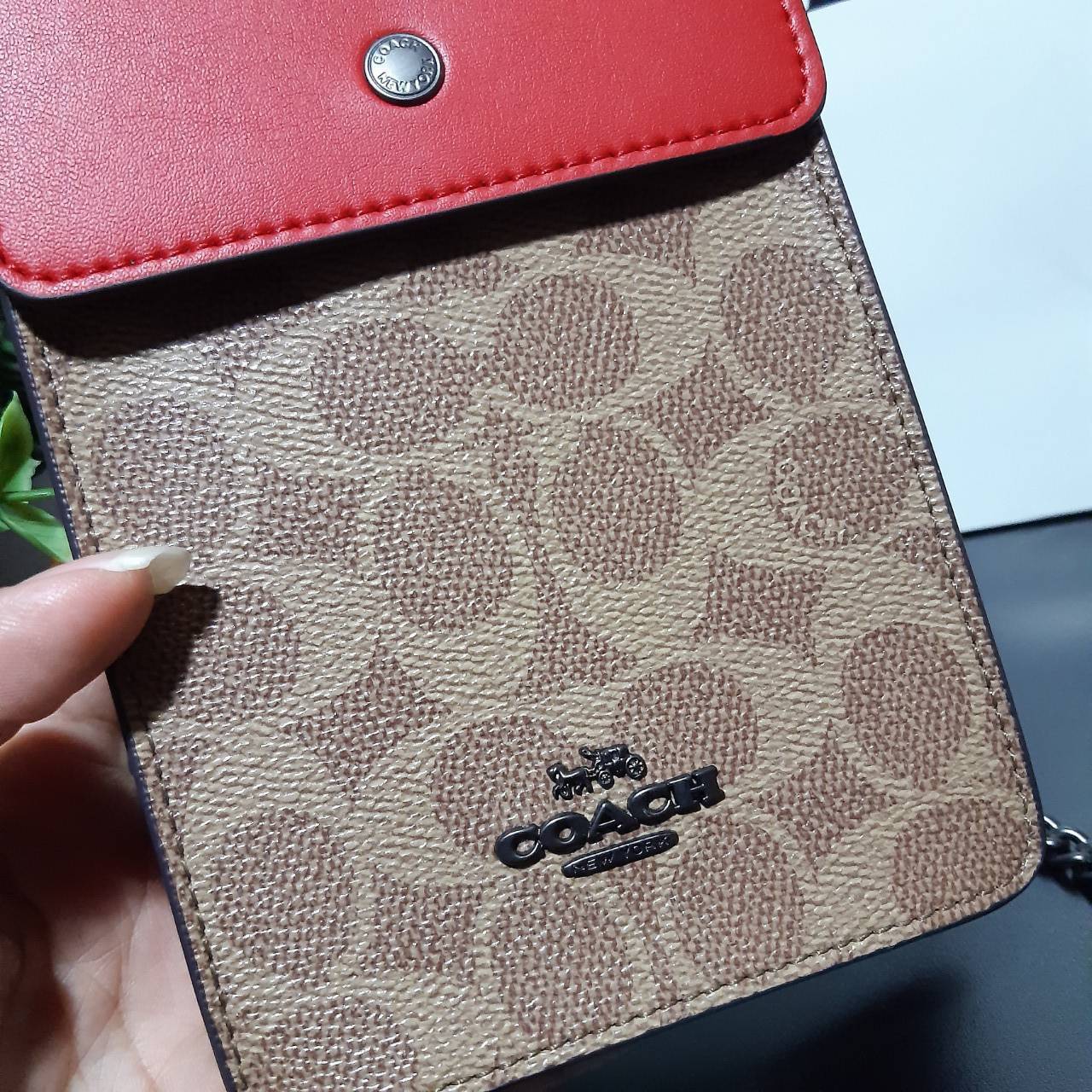 ของแท้ COACH F76357 SNAP PHONE CROSSBODY IN SIGNATURE CANVAS BEST ITEM!! กระเป๋าสะพายเอนกประสงค์ Case phone