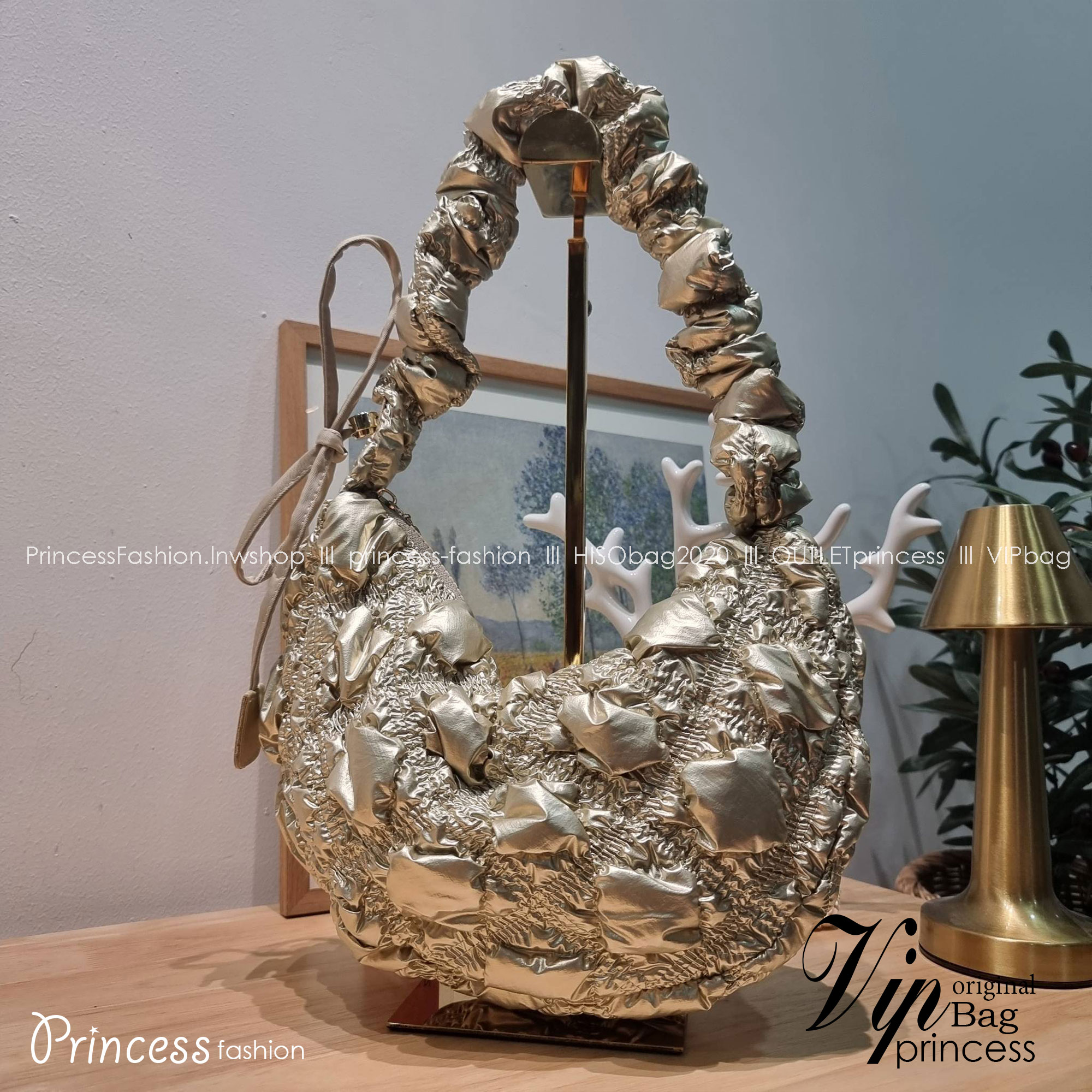 Carlyn cozy bag / Carlyn glaze bag 13 สีพร้อมส่ง อีกหนึ่งคอลเด็ด ที่ฮิตแบบฉุดไม่อยู่ กับไอเท็มนุ่มนิ่มจากเกาหลี พร้อมสีใหม่ล่าสุด กระเป๋าสะพายก้อนเมฆสุดเก๋ ที่สามารถใช้ได้หลากหลาย