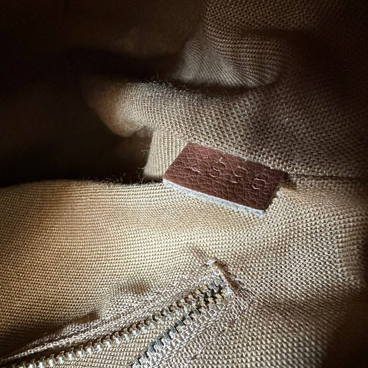 CELINE MEDIUM HELOÏSE BAG CUIR TRIOMPHE IN TRIOMPHE CANVAS AND CALFSKIN กระเป๋าสะพายทรง HOBO รุ่นฮอตตลอดไม่มีเอ้าท์ ใบใหญ่จะสัมภาระได้เยอะ