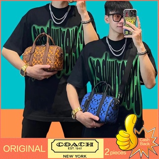 COACH GOTHAM DUFFLE / Coach Gotham 24 travelling bag handbag shoulder bag พร้อมส่ง กระเป๋าทรงหมอนรุ่นใหม่บ่าสุดปี 2022 รุ่นนี้สามารถใช้ได้ทั้งชาย//หญิง หนังแท้อย่างดี นิ่มทรงสวย มากๆค่ะ ภายในกระเป๋าสามารถใส่สัมภาระที่จำเป็นในชีวิตประจำวันได้ครบเลยค่ะ; มีช